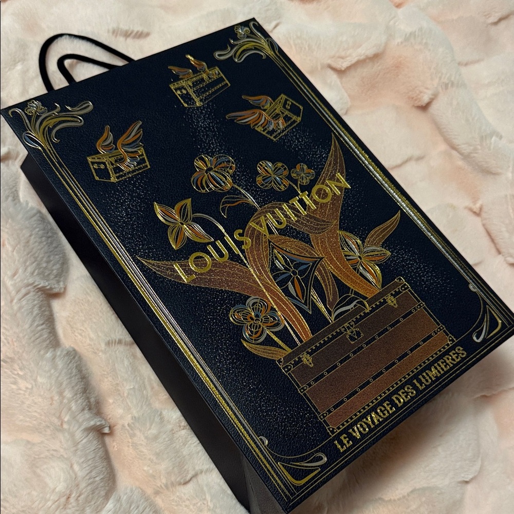 Louis Vuitton Limited Edition 2025 Paper Bag